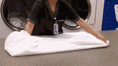 床单被罩四件套整理收纳技巧,如何整理床单被罩节省空间