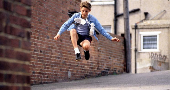 蜘蛛侠英雄归来小蜘蛛帮助人们,蜘蛛侠英雄归来小蜘蛛侠震撼来袭