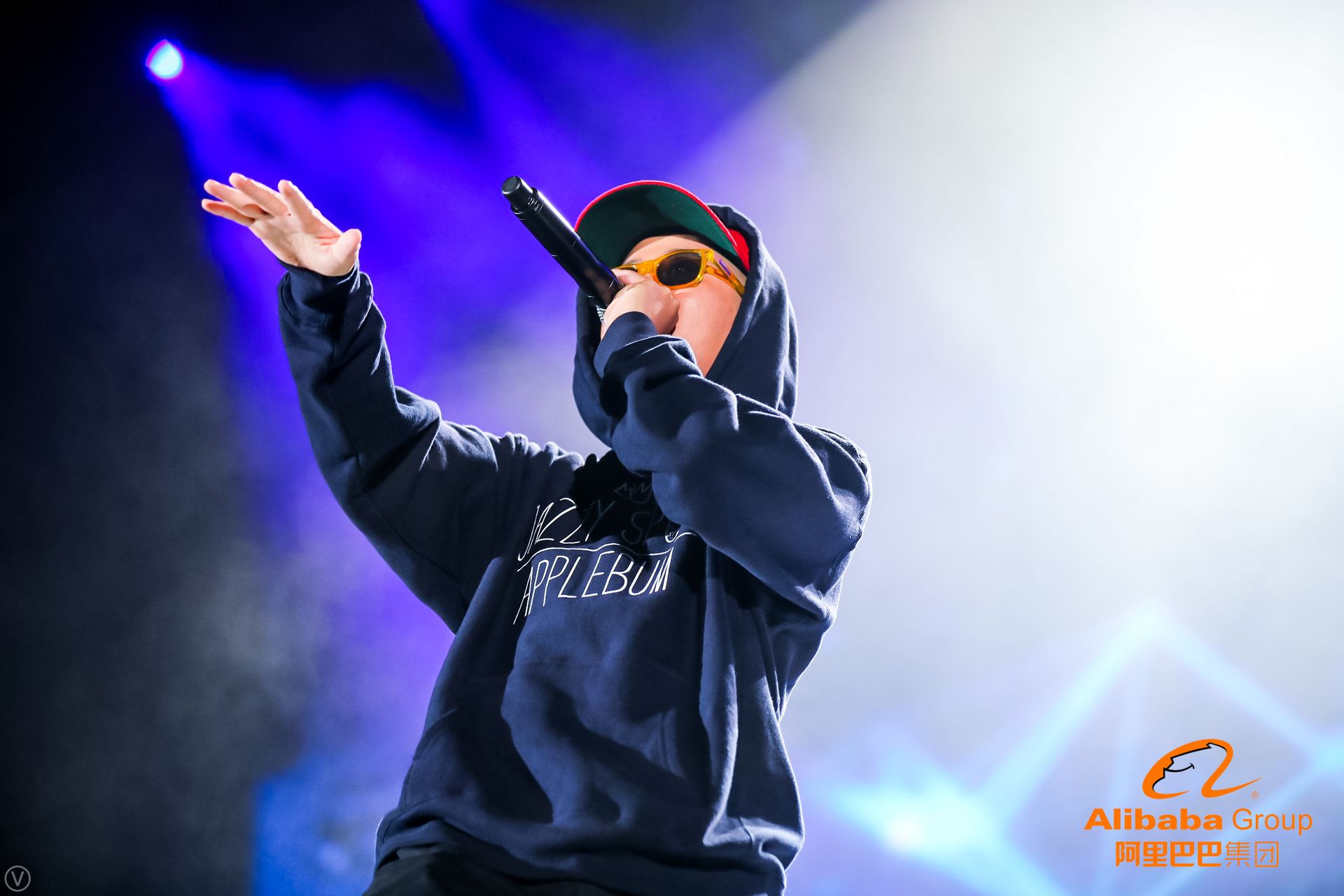 这些高清大图告诉你，今天刷屏朋友圈的阿里年会到底在玩什么？