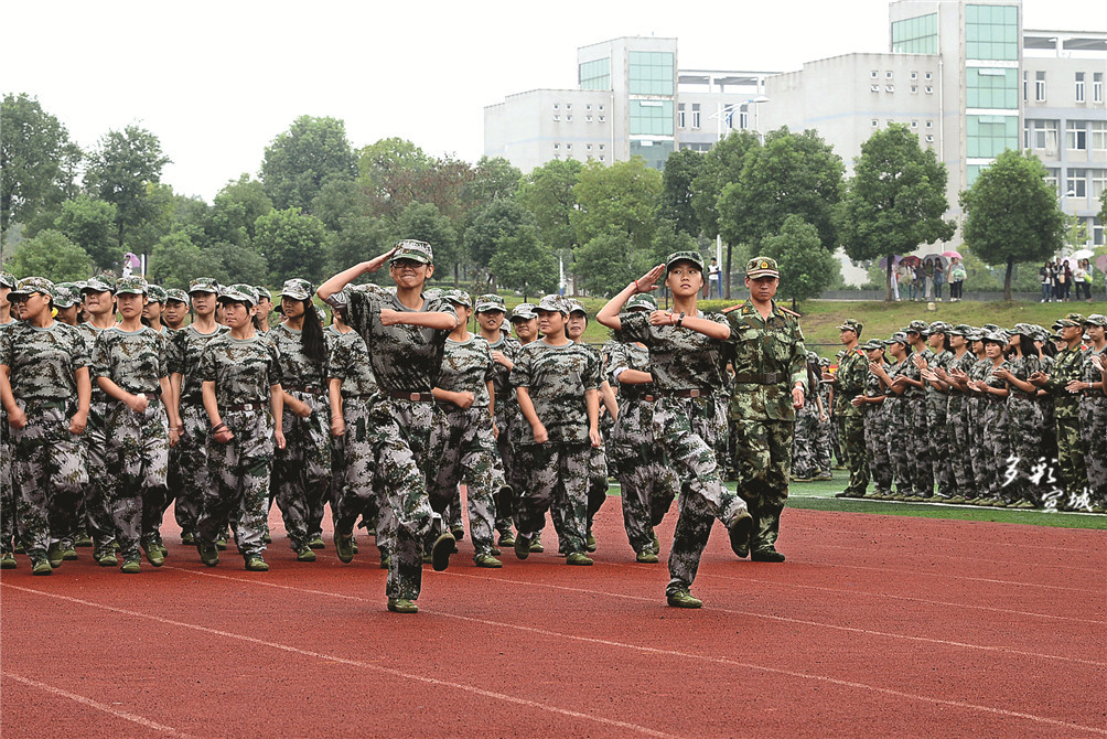 中学生军训的意义与重要性,军训教官调皮的重要性
