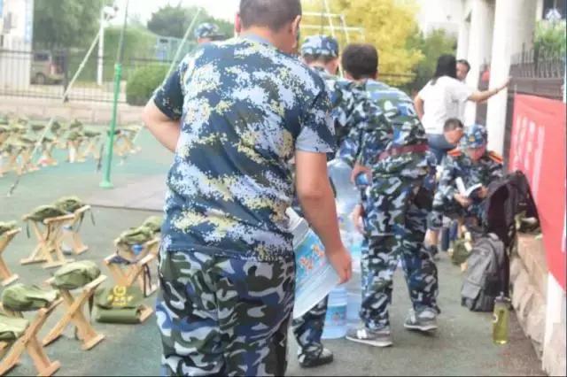 鍐涜惀宀佹湀閲庤惀璁粌瑙嗛,閮ㄩ槦杩峰僵鐢熸椿瑙嗛