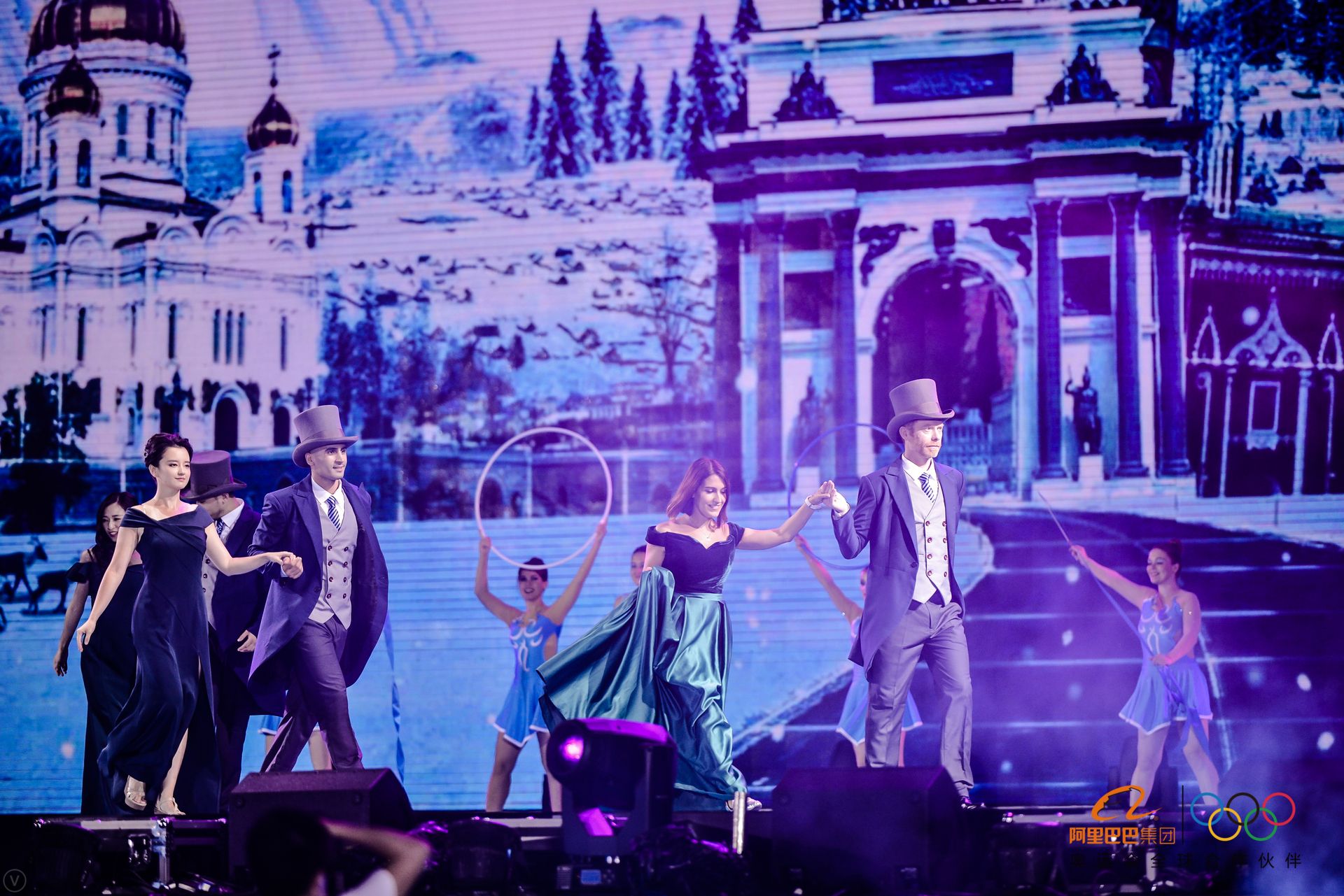 这些高清大图告诉你，今天刷屏朋友圈的阿里年会到底在玩什么？