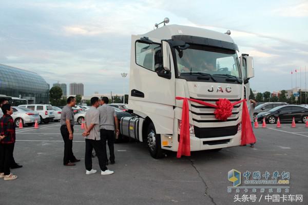 2017年格尔发k7w440马力牵引车价格,格尔发k7手动挡新车