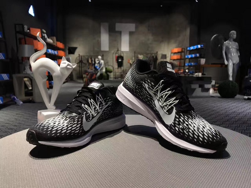 nike登月跑鞋合适跑步吗,nike登月鞋合适夏天穿吗