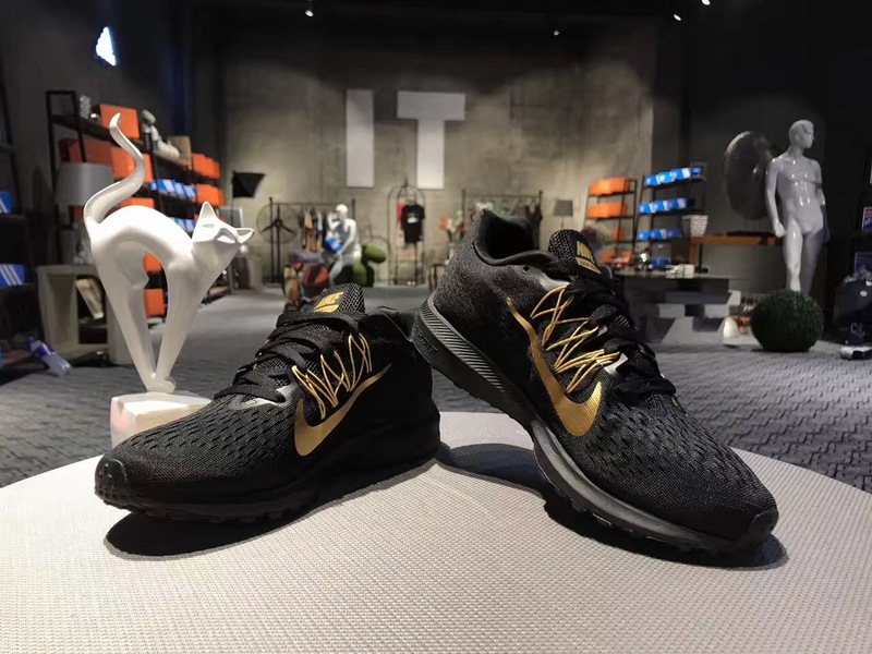 nike登月跑鞋合适跑步吗,nike登月鞋合适夏天穿吗