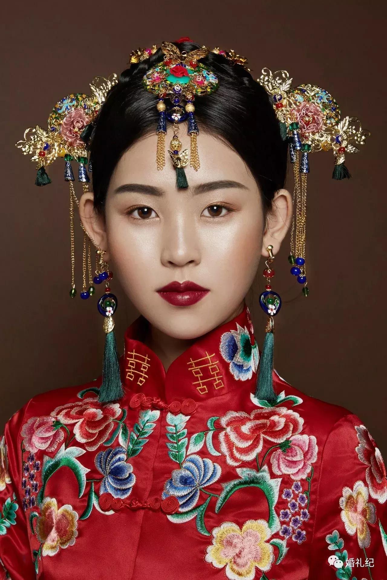 如何挑选合适中式婚礼的妆容,中式婚礼搭配
