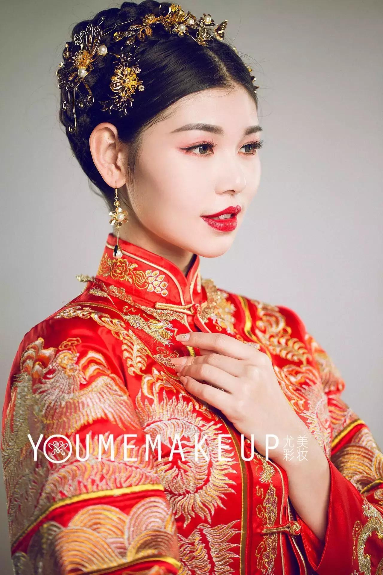 如何挑选合适中式婚礼的妆容,中式婚礼搭配