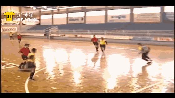 五人制应该怎么踢好中场,五人制足球的打法站位