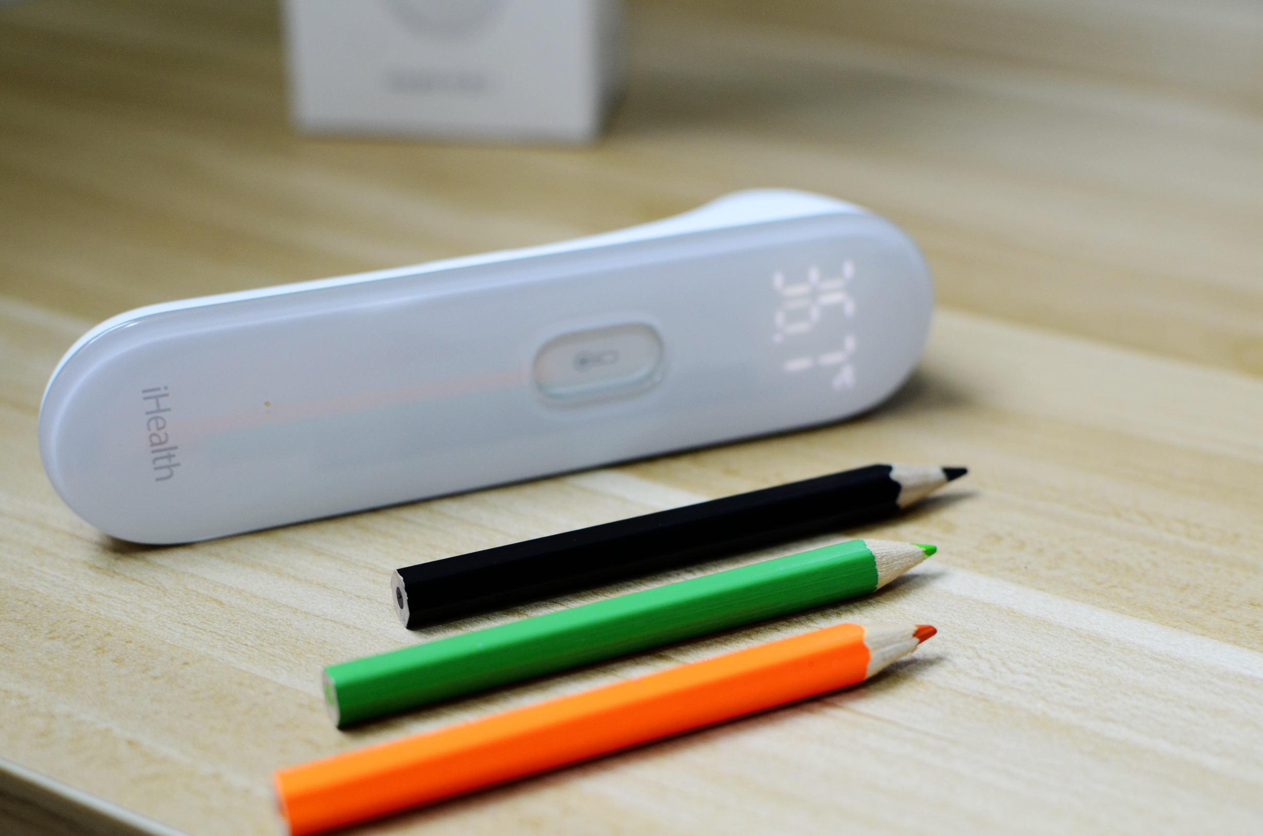 售价仅为129元，家里的护娃神器！小米iHealth红外线体温计测评！