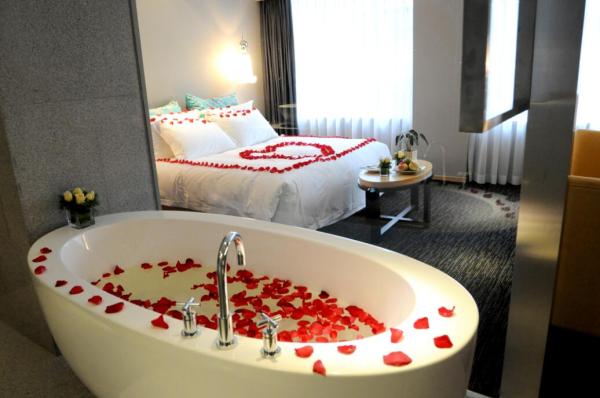 去酒店看婚礼场地有哪些因素是需要重点考量的？探店咨询秘籍攻略