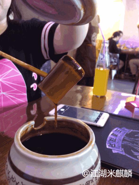 这家店猪排饭酱汁装在“阿拉丁神灯”里，还是22年前的味道！