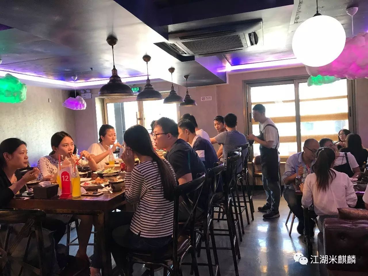 这家店猪排饭酱汁装在“阿拉丁神灯”里，还是22年前的味道！