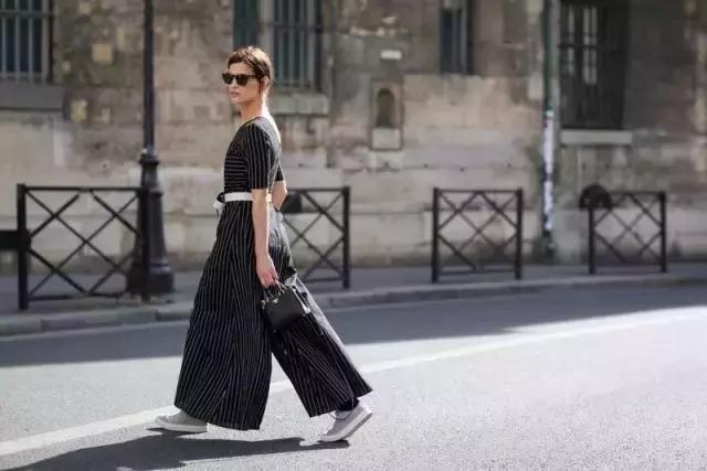 矮个子夏天穿阔腿裤好看吗,淡蓝色牛仔阔腿裤穿搭夏天学生