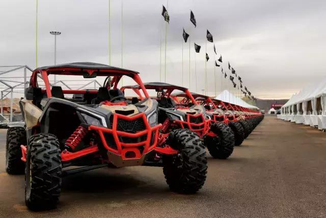 独家探营2017英雄会！不止硬汉越野车，还有超跑和战斗机？