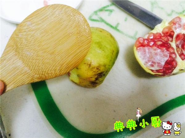 学会这招教你快速剥出完全石榴,石榴如何剥能够粒粒分明