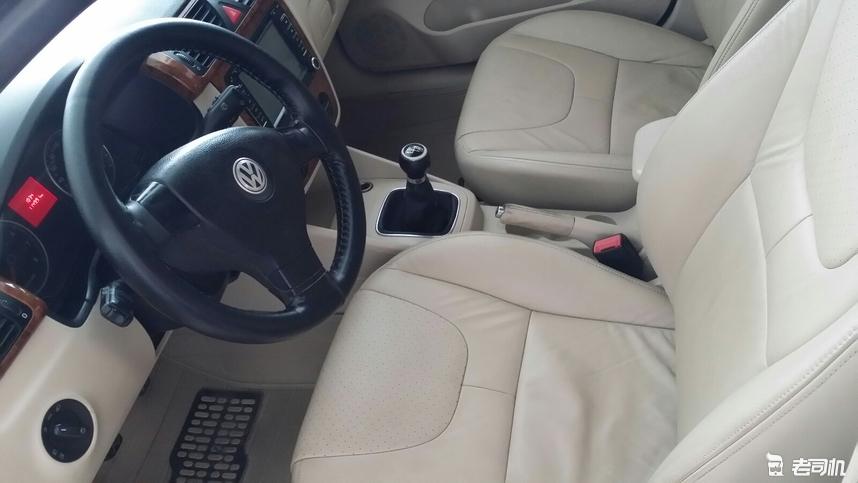 大众速腾2018款1.6自动舒适二手,大学毕业5万块买什么二手车