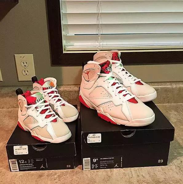 小女孩拥有第一双漂亮鞋子,七岁女孩球鞋