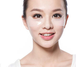 女生几岁化妆才算正常,女生应该几岁开始化妆打扮