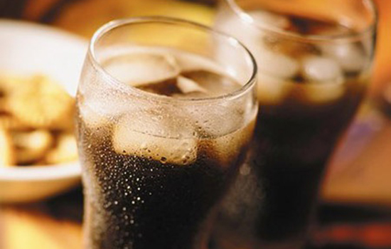 怀孕能喝可乐雪碧果汁吗,孕妇每天喝可乐果汁