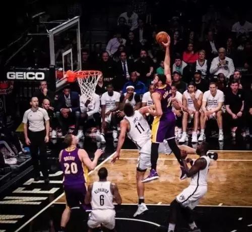 nba第一位扣篮大赛冠军,nba第一位扣篮冠军