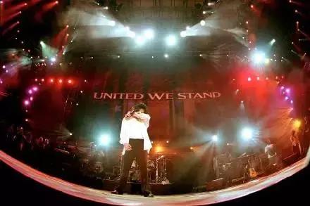 迈克尔杰克逊从黑到白全部过程,迈克尔杰克逊最后一次登场完全版