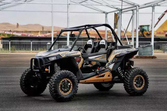 独家探营2017英雄会！不止硬汉越野车，还有超跑和战斗机？