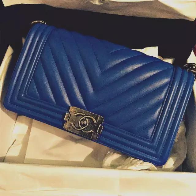 关晓彤穿的鞋子一般都是哪里买的,关晓彤名牌鞋