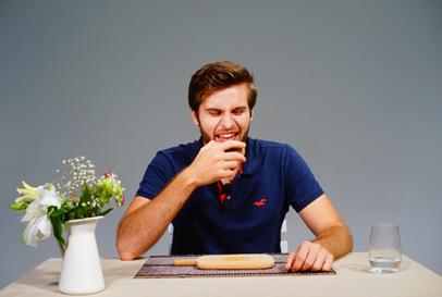 请100个老外吃中国美食,一群老外试吃中国美食