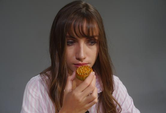 请100个老外吃中国美食,一群老外试吃中国美食