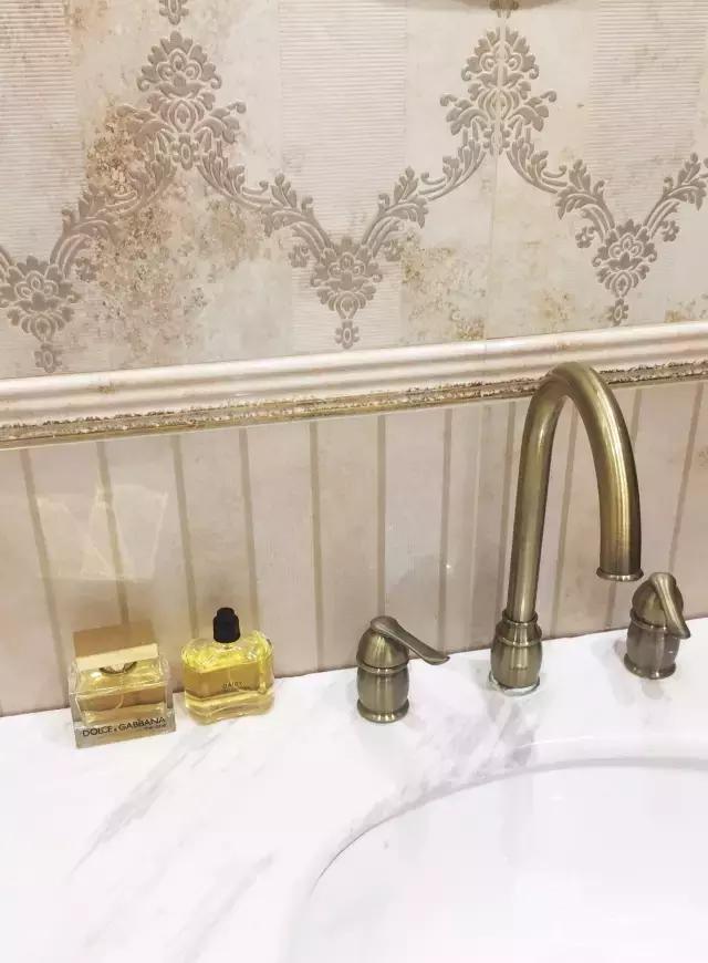 本以为是卖包的奢饰品,瓷砖有正品和仿品吗