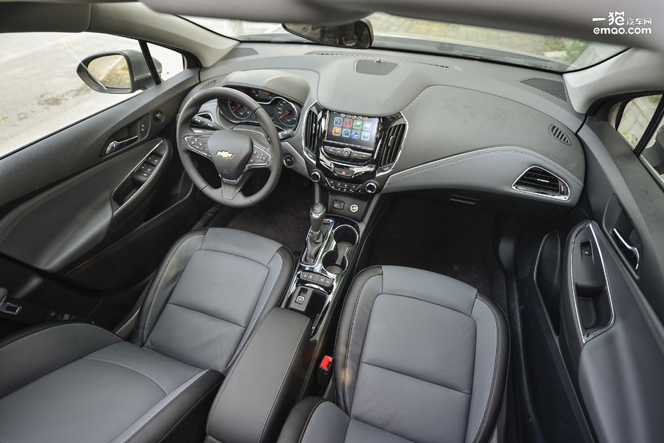 试驾雪佛兰科鲁兹两厢版,科鲁兹两厢顶配掀背1.6t小钢炮