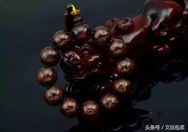 50-60岁男人合适戴什么手串,南红手串合适男人戴吗