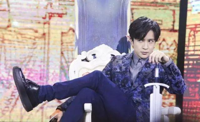 薛之谦刷屏网络微博,薛之谦在抖音刷屏的视频