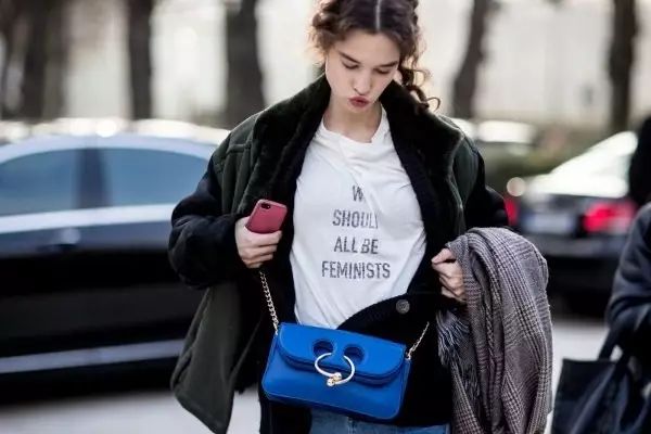 奢侈品购买时必须配货什么意思,奢侈品的配货价是怎么回事