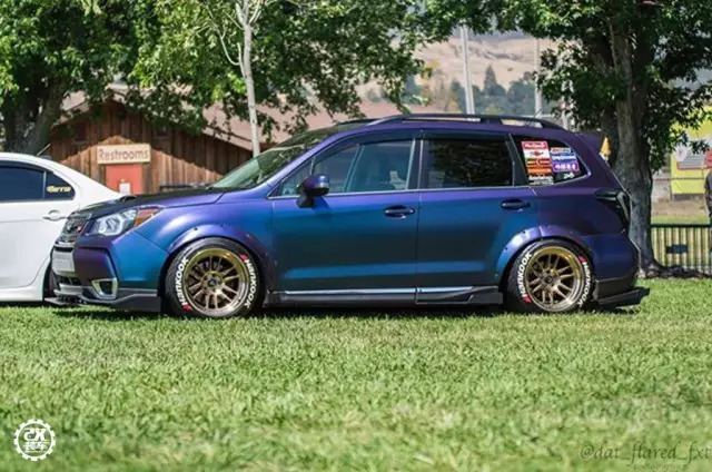 “不务正业”的低趴斯巴鲁森林人，在路上暴走的姿态简直凶猛！