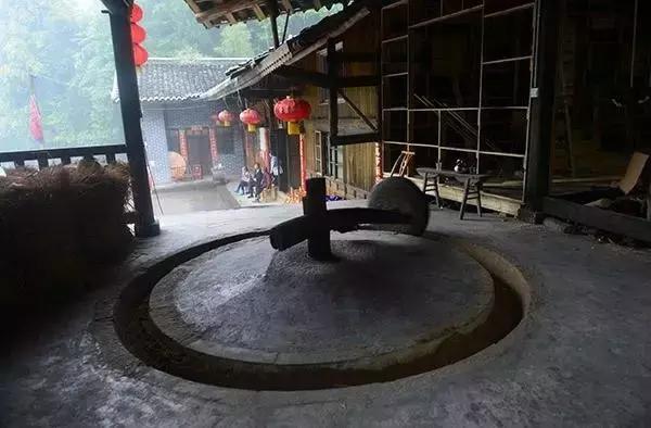 恩施土家族苗族村落,恩施景色秀丽的少数民族村寨