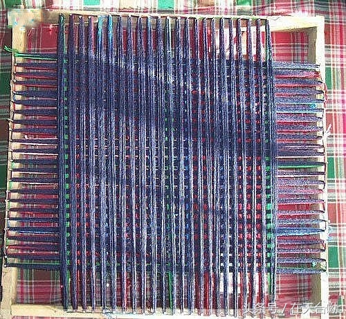 旧毛线手工地毯怎么做,用旧毛线手工制作地毯的各种做法