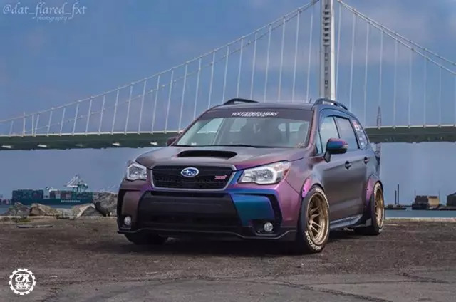 “不务正业”的低趴斯巴鲁森林人，在路上暴走的姿态简直凶猛！