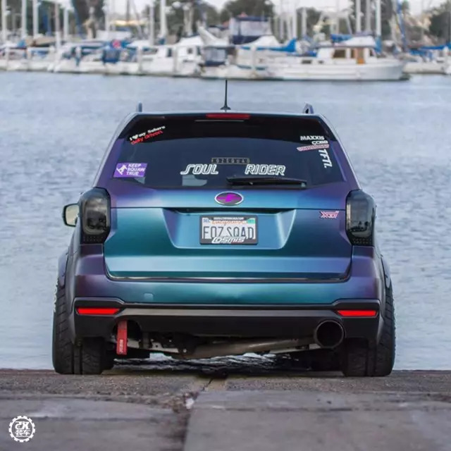 “不务正业”的低趴斯巴鲁森林人，在路上暴走的姿态简直凶猛！