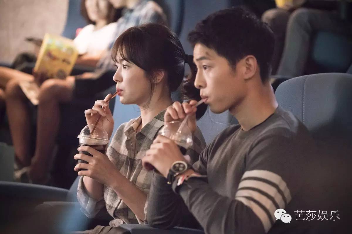 太阳的后裔为啥选宋仲基,太阳的后裔宋仲基帮宋慧乔扎头发