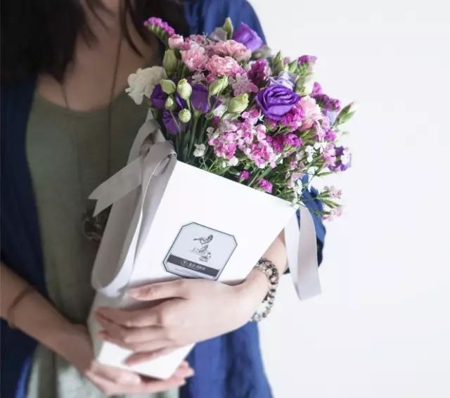 拥有后宫”佳丽三千“的设计师大叔告诉你：什么是美｜手作之美