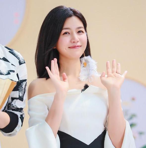 早秋复古又时髦的日常搭配,又酷又飒的早秋搭配