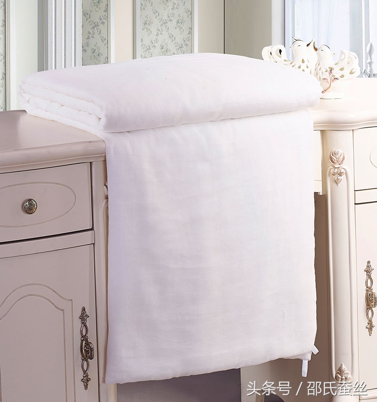 蚕丝被用久了为什么会变重,蚕丝被用久了是什么样子