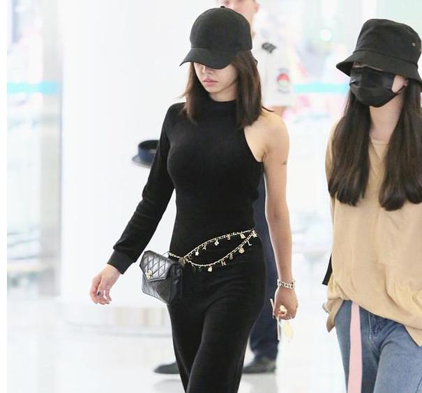 早秋复古又时髦的日常搭配,又酷又飒的早秋搭配