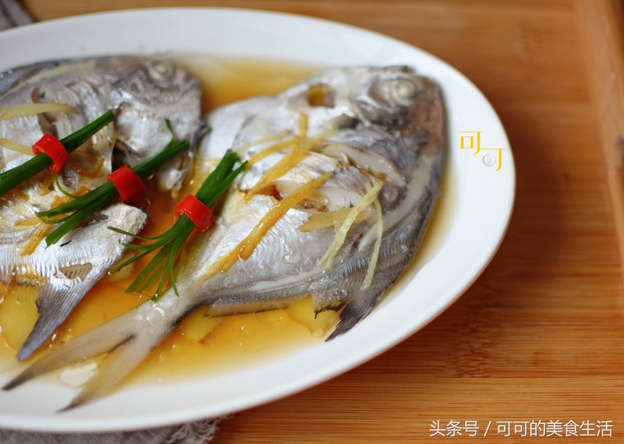 鲳鱼的家常做法清蒸鲳鱼,清蒸鲳鱼需要预先处理鲳鱼内脏吗