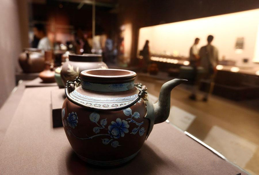 买了古玩就去找人鉴定,买古玩发现赝品