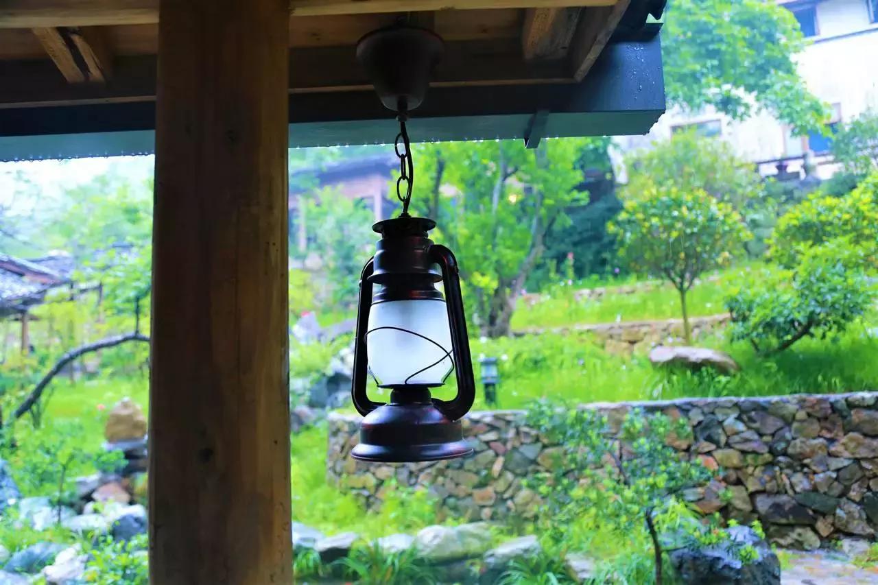 30年间从学徒到大师，46岁他隐居黄山脚下匠心造出2000㎡避世山居