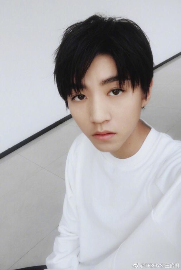 王俊凯军训几号开始,王俊凯军训后的样子