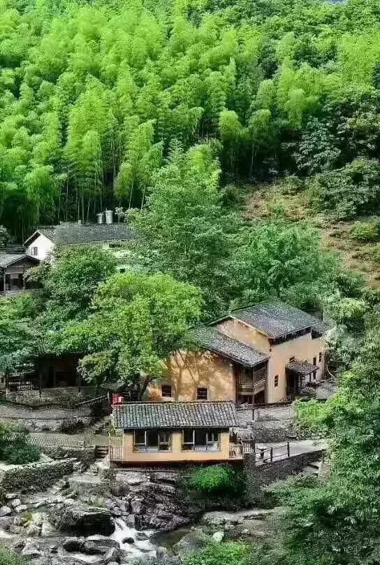 30年间从学徒到大师，46岁他隐居黄山脚下匠心造出2000㎡避世山居