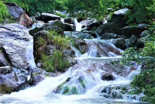 30年间从学徒到大师，46岁他隐居黄山脚下匠心造出2000㎡避世山居